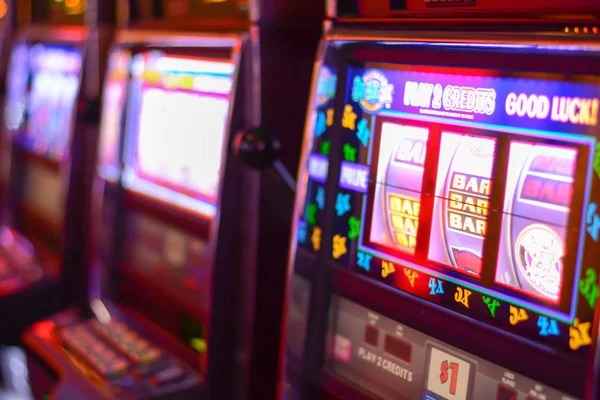 Mobile interface showing Dream Catcher betting options and live dealer feed